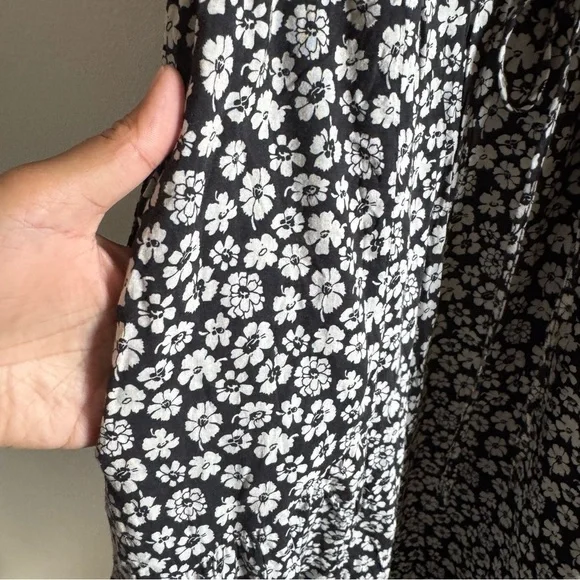 Trovata Nancy Ink Floral Midi Dress Large - Picture 10 of 10